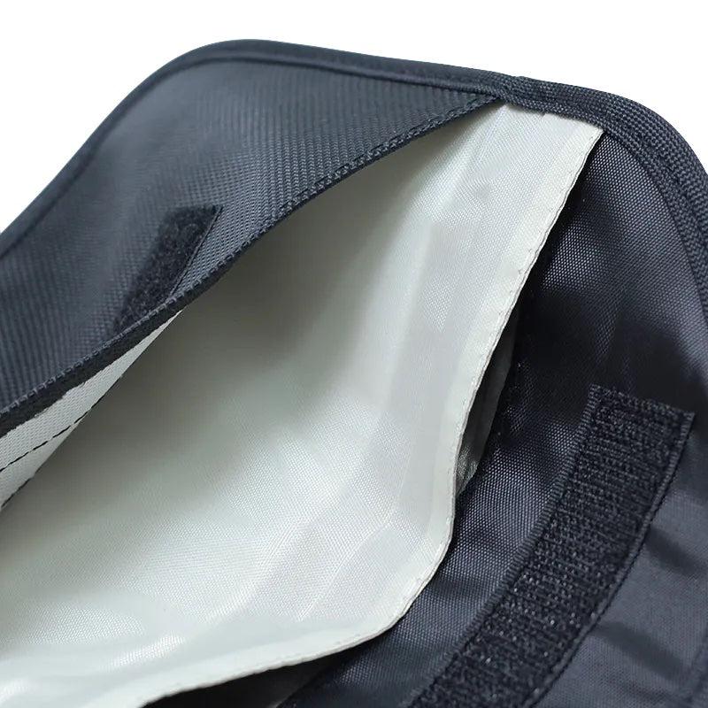 "ZAKKIE" SIGNAAL BLOKKEREND TELEFOONZAKJE-ZAKKIE